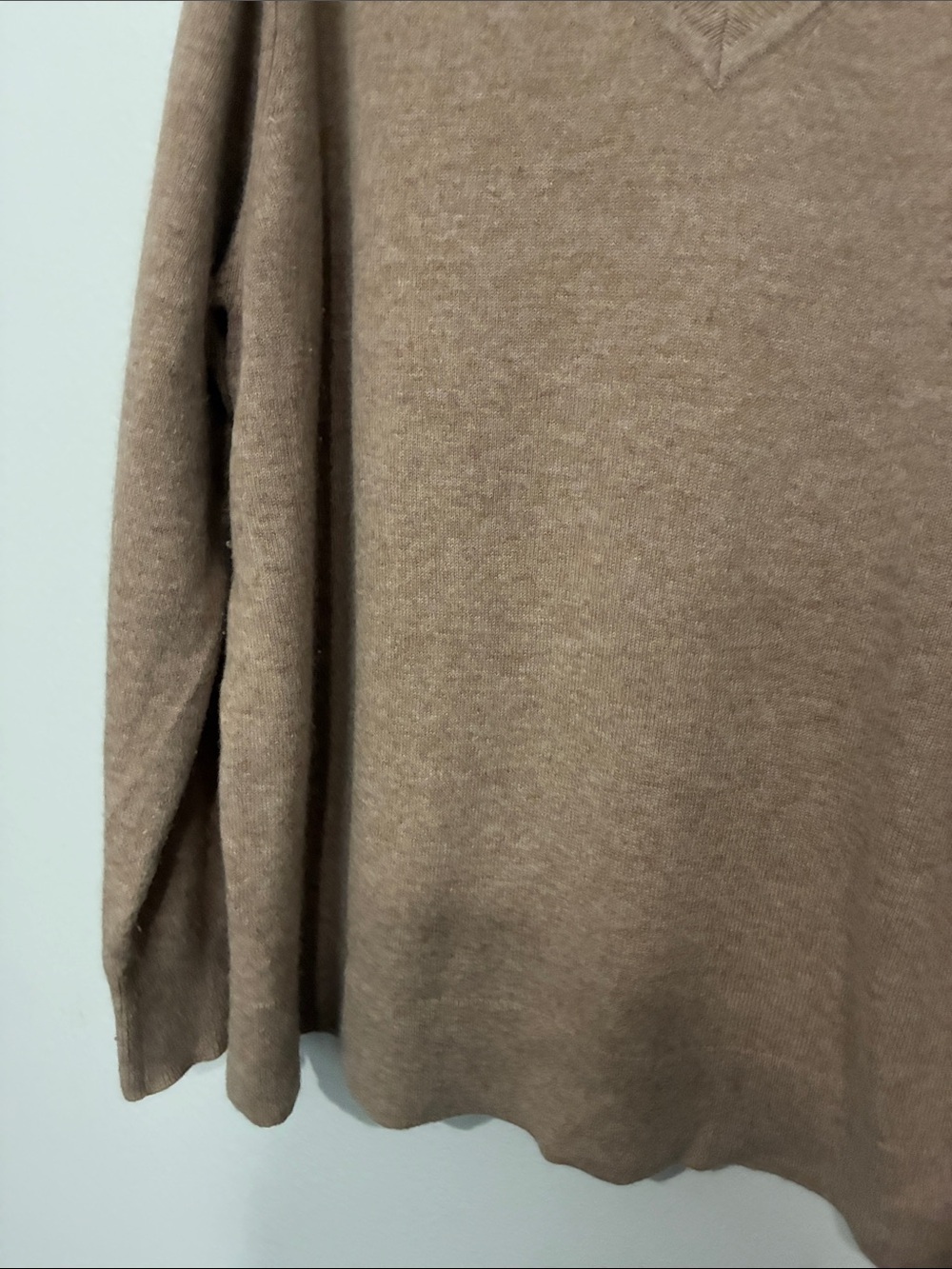 Quince 100% Cashmere V-Neck Women's Sweater in Beige - Picture 7 of 10